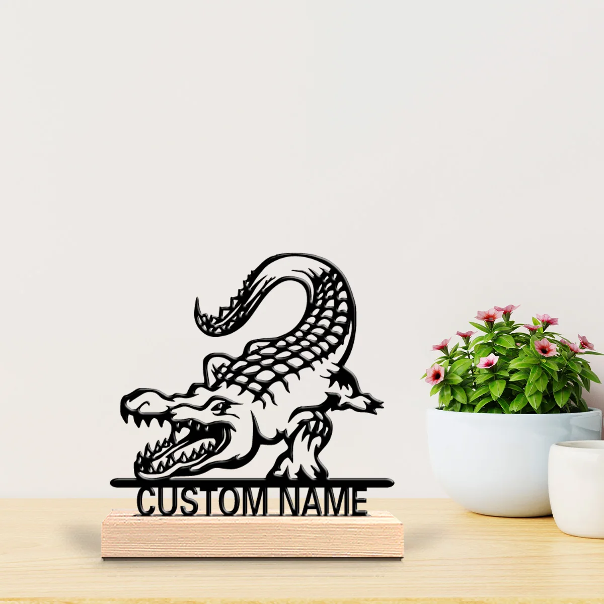 1pc Minimalist Crocodile Custom Letter Metal Statue Metal Ornament Art Figurine With Wood Base Tin Sculpture For Girl Gifts