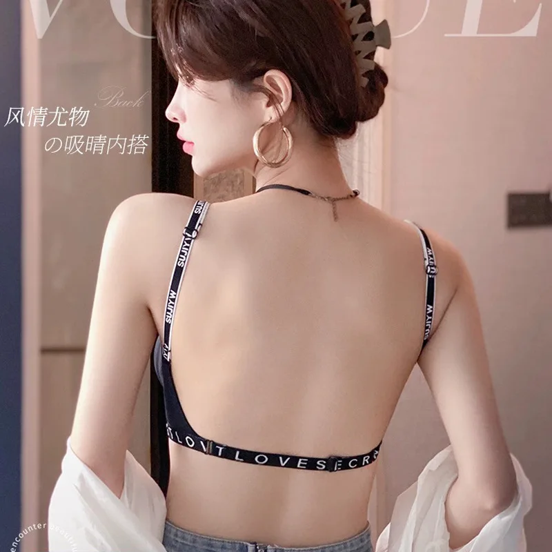 U-back lingerie dada kecil gathered di luar, lingerie kecil pinggang besar tipis 2024 huruf halter brassiere baru musim gugur