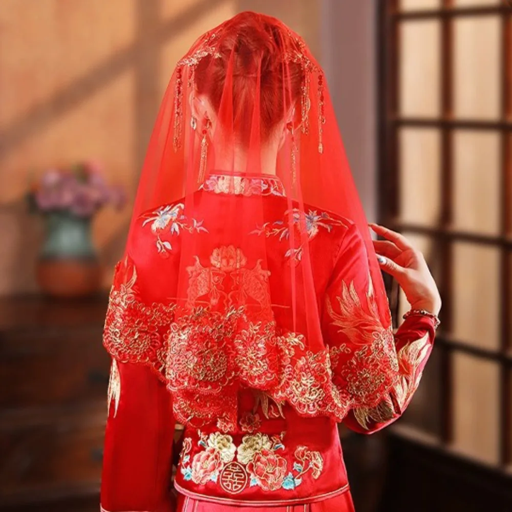 Retro Gauze Gold Embroidery Red Bridal Veil Lace Short Wedding Head Cover Elegant Ancient Xiuhe Dress Veil Proposal image 2