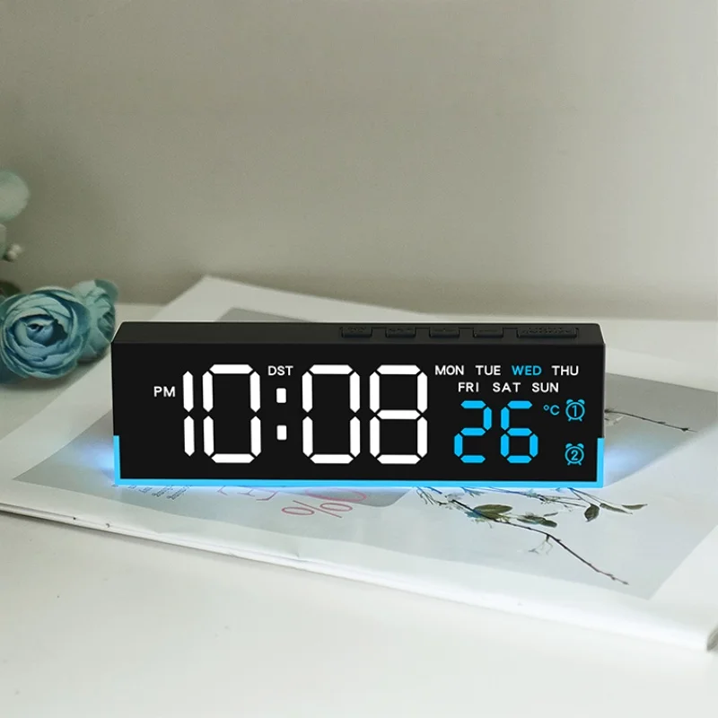 USB-betriebener digitaler Wecker mit Stimmungslicht, TEMP, Datum, Woche, 2 Alarme, automatisch dimmbar, Schlummer-Tischuhr, 12/24 Stunden, DST-LED-Uhr – Detail 4
