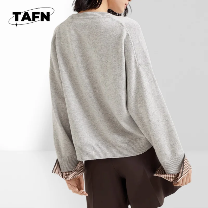 Miękki i wygodny sweter damski z dzianiny kablowej, idealny na wygodne dni, lekki i elegancki na każdą okazję AH1632