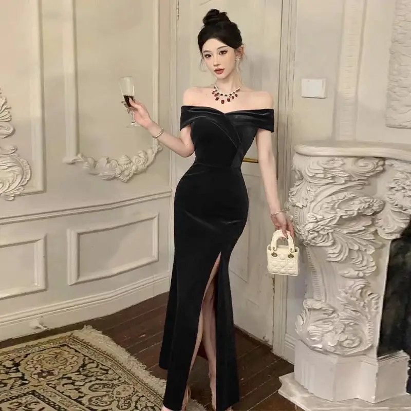 Battle Robe Velvet One Shoulder Dress Women\'s Autumn and Winter Style High End Hepburn Style Slimming Fishtail Skirt Medium Long
