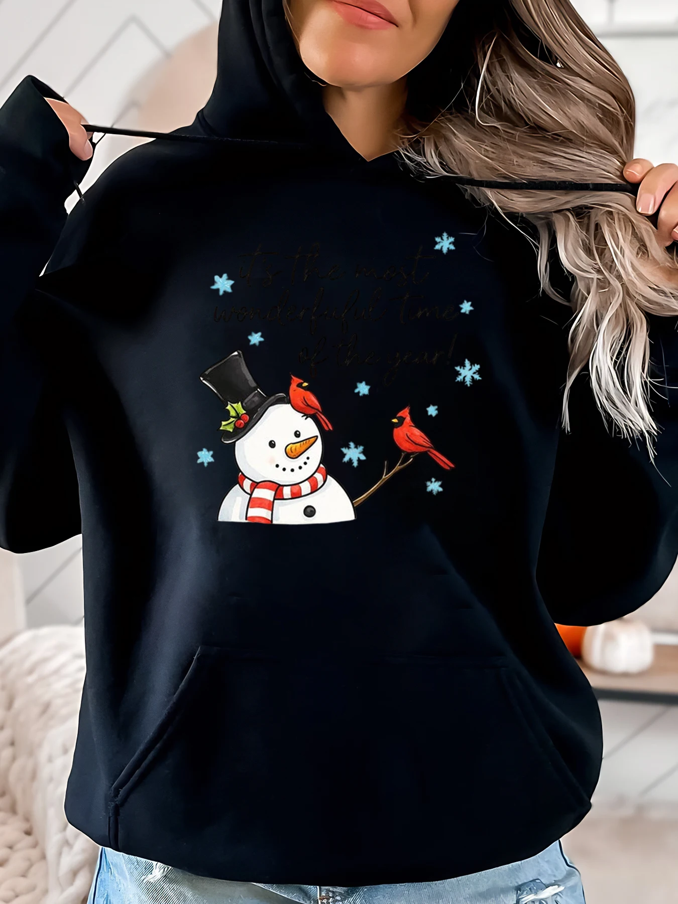 

Снеговик и кардиналы. Это самый чудесный час года. Рождественская толстовка с капюшоном. Женская повседневная зимняя одежда черного цвета больших размеров.