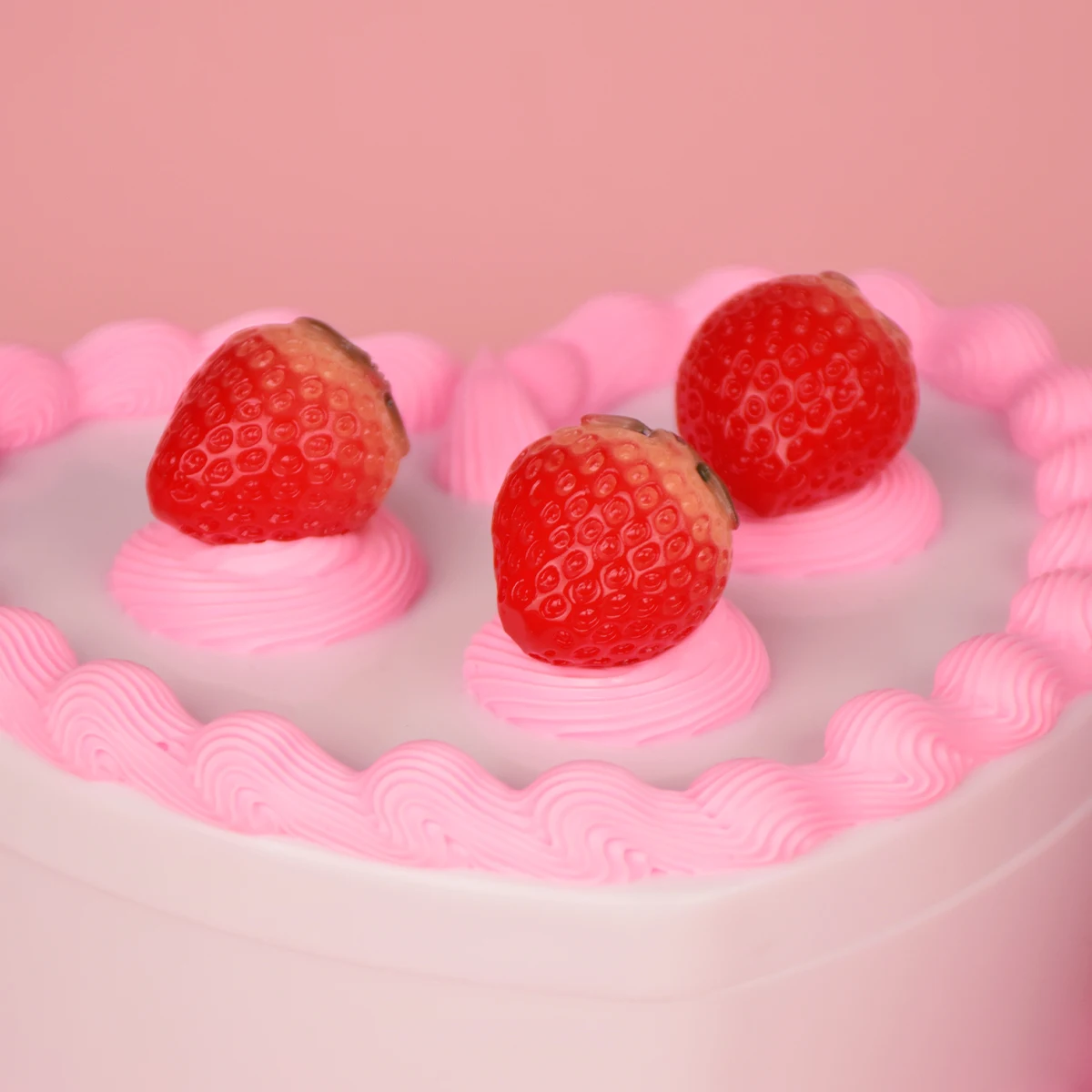 5.9Inches Vintage-Style Pink and White Heart-Shaped Cherry Fake Cake Jewelry Box with Mirror!   Simulation Strawberry Cake