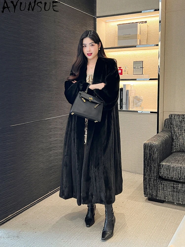معطف فرو المنك الطبيعي من AYUNSUE معطف نسائي فاخر من المينك بالكامل لملابس النساء 2025 معاطف من الفرو الحقيقي جودة عالية شوبابا Жénska