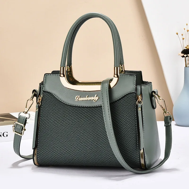 

2025 Fashion New Women's Handbag Large Capacity Female Shoulder Bag Classic Retro Crossbody Bag Urban Commuter Tote Bag women