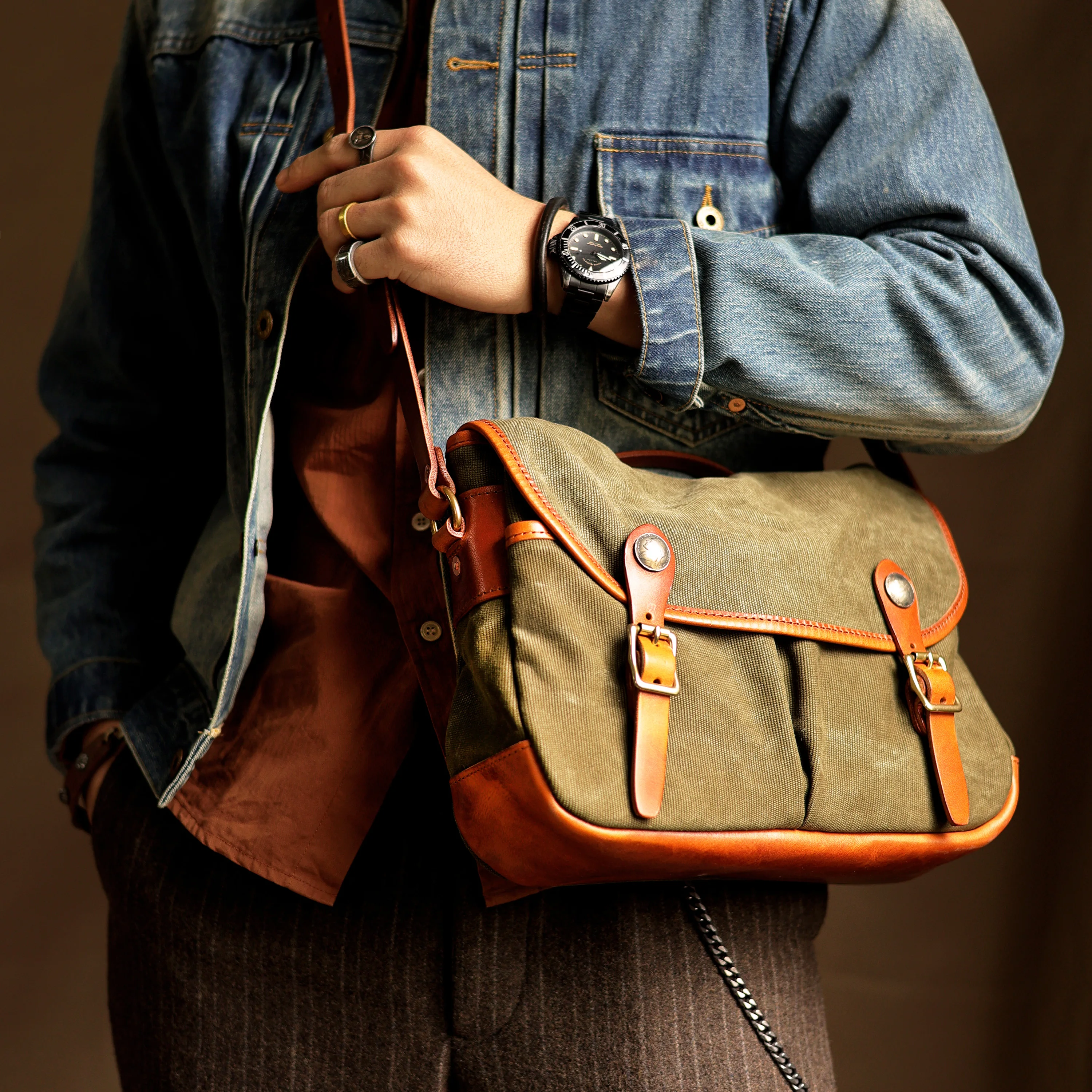 Fashion vintage handmade high quality canvas first layer leather men's messenger bag outdoor travel luxury tablets shoulder bag