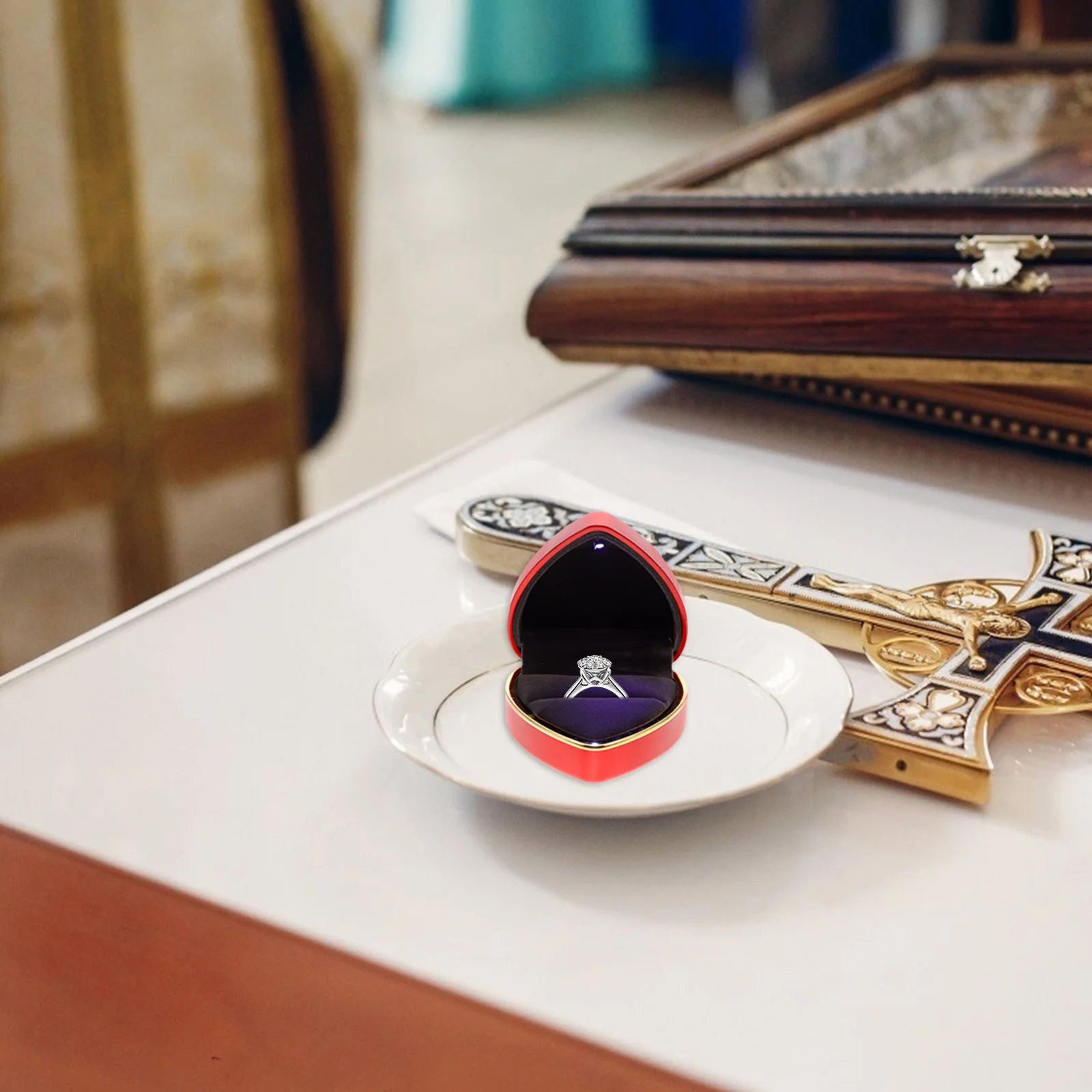 

Heart Shape LED Light Ring Display Box Automatic Lighting Romantic Proposal Engagement Jewelry Case Ring Box Jewelry Case