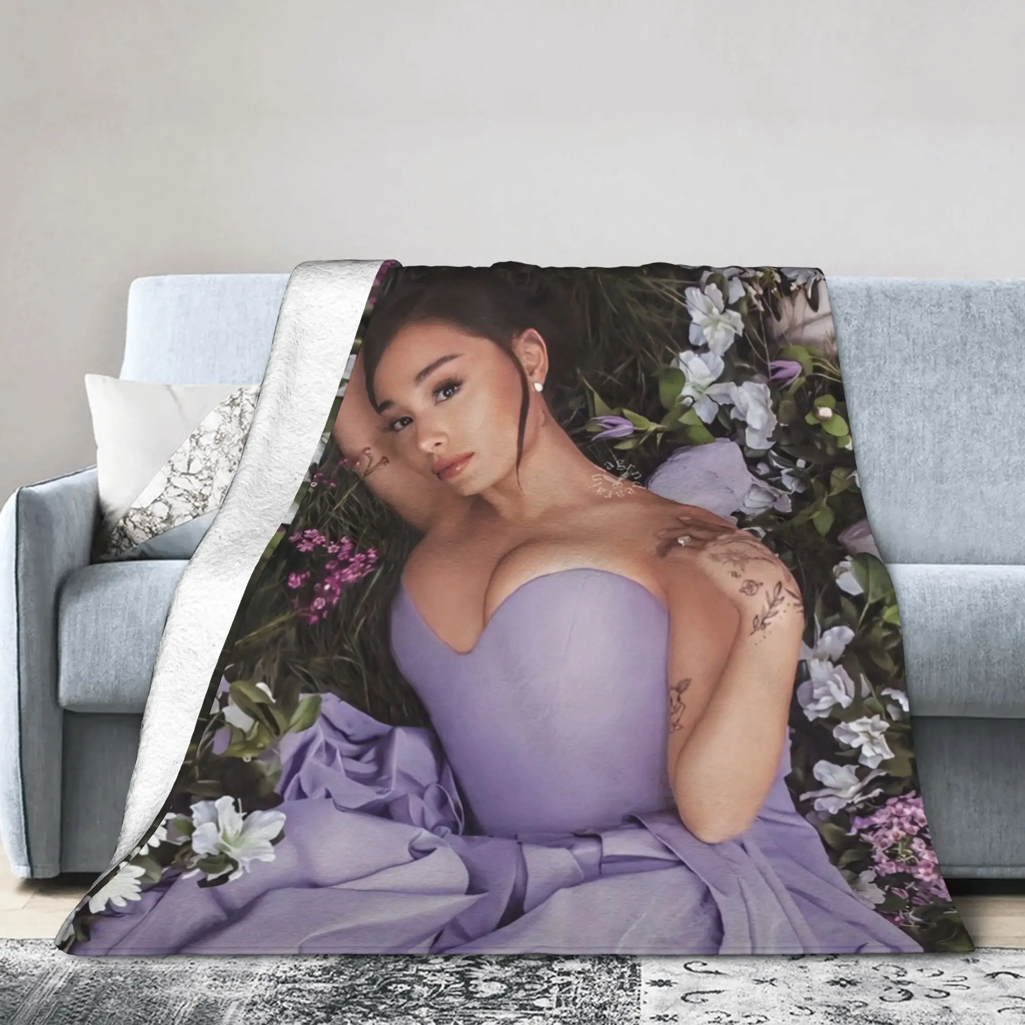 Ariana Grande Knitted Blanket Flannel Singer Actress Wicked Super Warm Throw Blankets for Outdoor Travel Bedroom Quilt