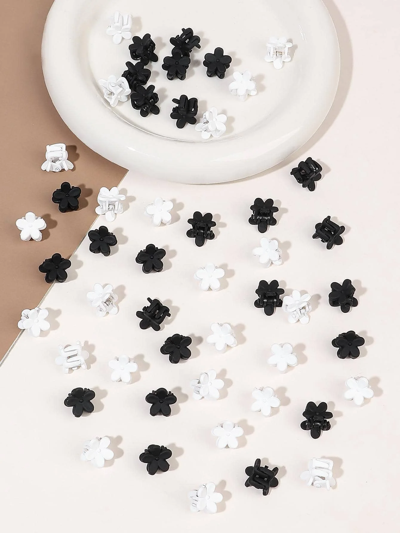50 Stück bunte Mini-Blumen-Haarklammern für Mädchen, niedliches Haar-Styling-Zubehör, Urlaubsgeschenk, dekorative Dutt-Klemme, winziges Haar – Detail 18