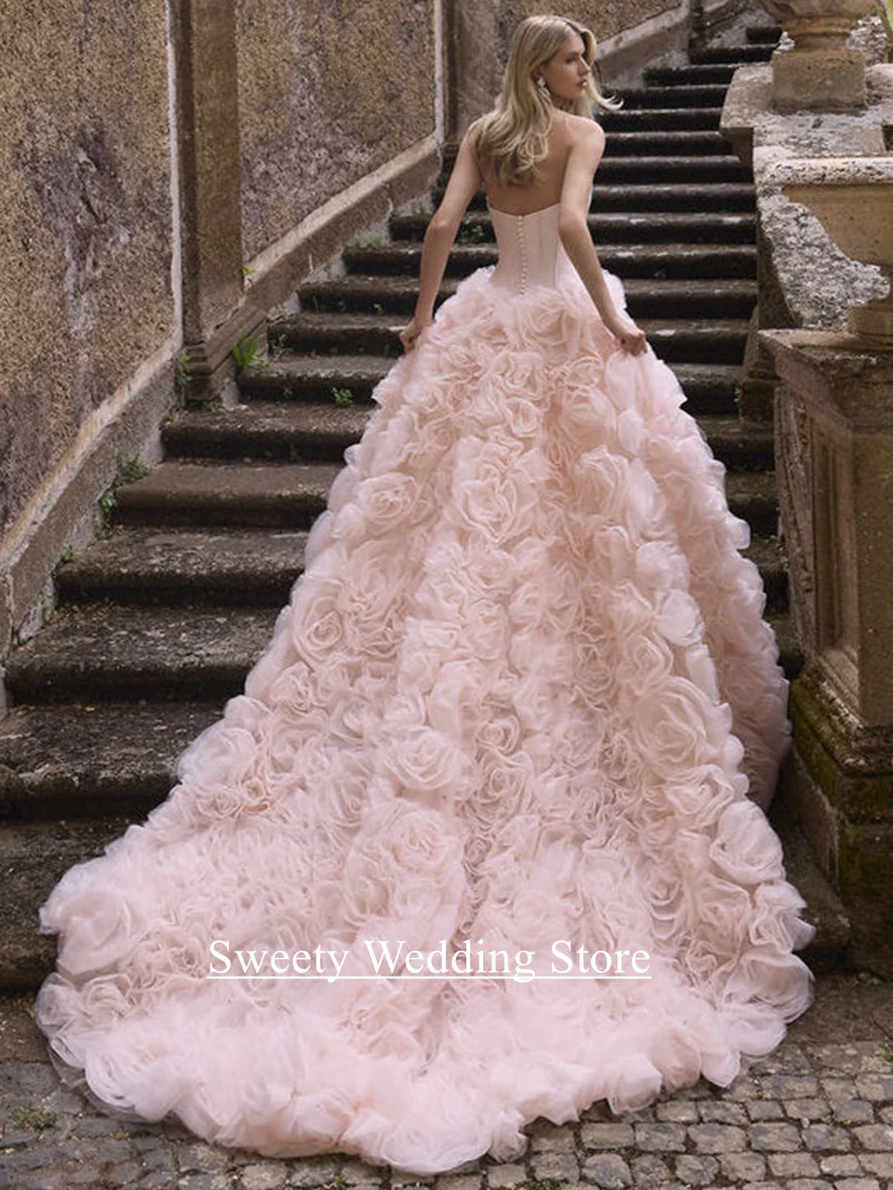 Color Wedding Dress Customized Strapless Sleeveless Pleat Handmade Flowers Tulle Court Train Bridal Gown Bride Dresses
