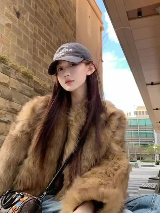 

Warm Fur Short Coat Women's Fashionable Integrated Plush Winter Outerwear Eco-friendly Leather Alternative Youth Outdoor ...