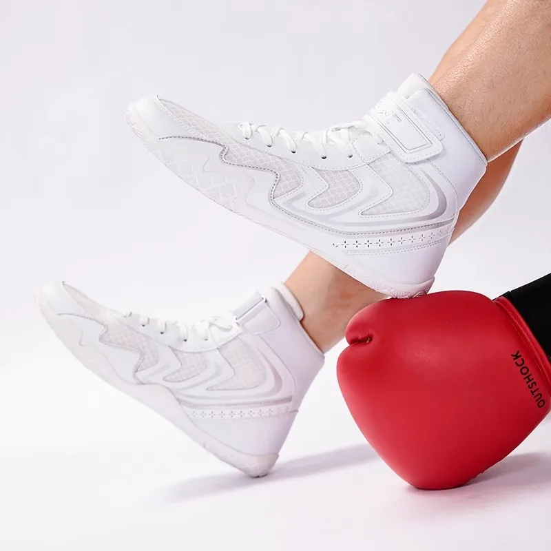 

Professional New Hot Sale Indoor Soft Sole Wrestling Shoes Boxing Fighting Leather Sneakers Training Competition Sports Boots