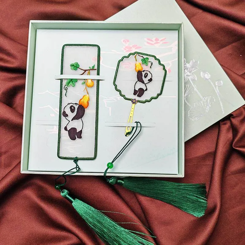 Shu embroidery bookmark two-piece set, handmade embroidery gift box, merchandise gift box, special overseas gifts silk souvenirs