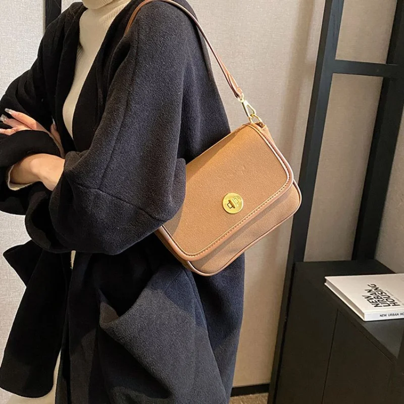 

Luxury Women's Crossbody-Bag Crafted From Arrow-Patterned Leather Featuring Classic Paris Inspired And Casual Vintage Look