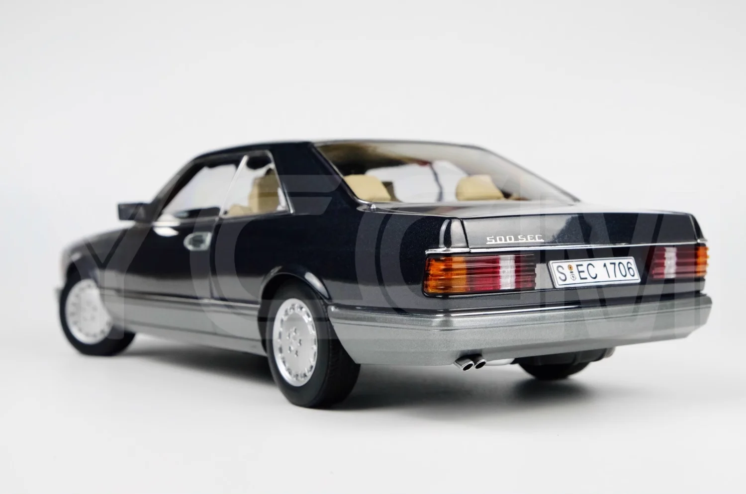 Autoart 1:18 500SEC Coupe 126 Alloy Fully Open Simulation Limited Edition Alloy Metal Static Car Model Toy Gift