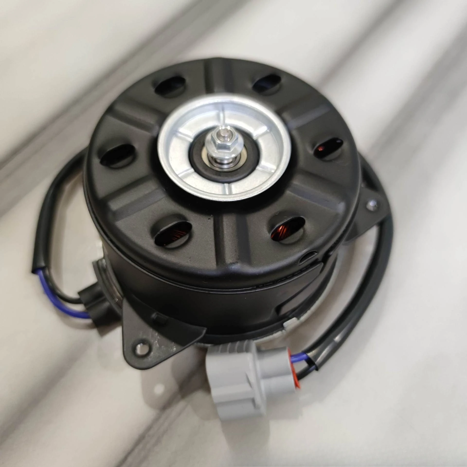 

Автомобильные детали Двигатель вентилятора охлаждения 16363-20300/16363-0P190