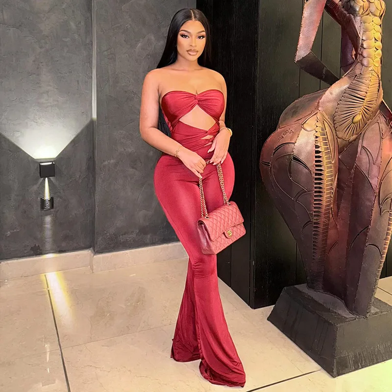 بدلة قفز طويلة للسيدات لعام 2025 بدلة لياقة بدنية متوهجة للنساء بدلة قفز نسائية حمراء مكشوفة الأكتاف بدلة قفز مثيرة بدون أكمام وظهر مكشوف