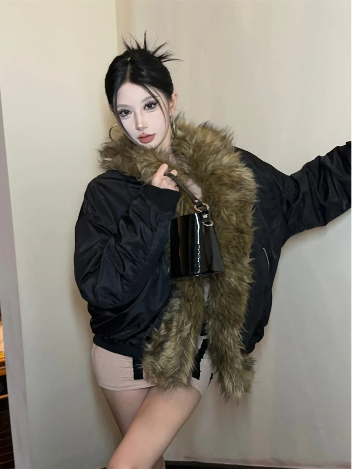 

Mimiyummy Women's Fur Collar Wide Style Flight Jacket Eco-friendly Fur Coat Autumn Winter New Arrival Long Sleeve Zipper Closure