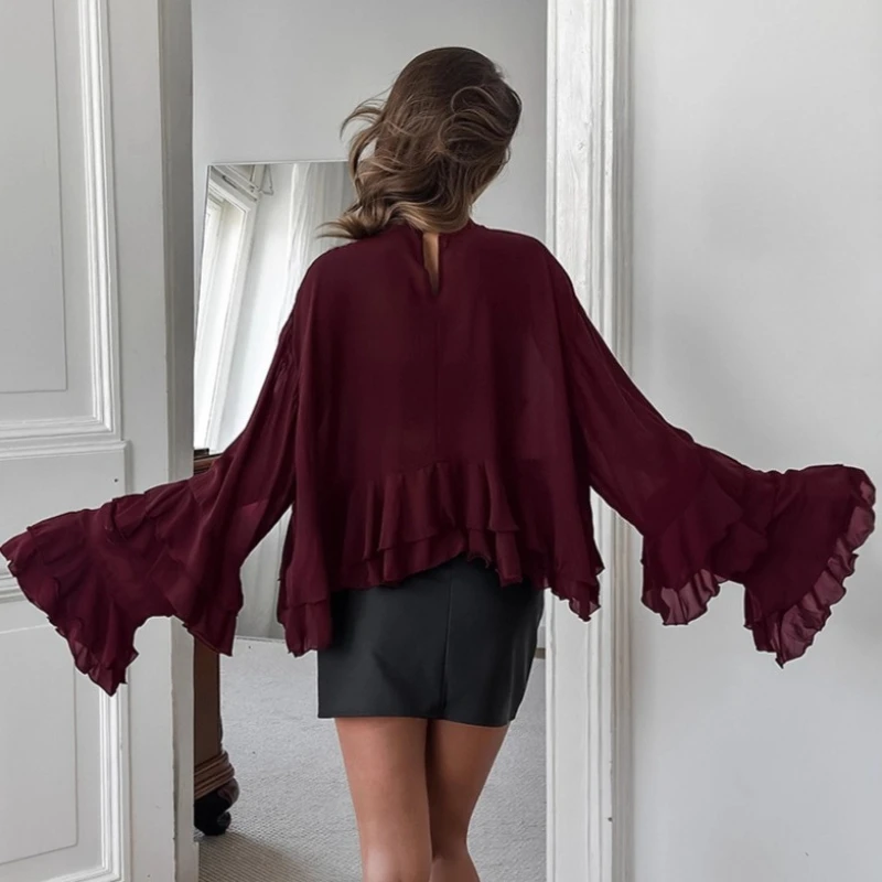 Süßes braunes Chiffon-Stehkragen-Plissee-Hemd mit ausgestellten Ärmeln für Damen für Frühling und Sommer. Neu im modischen Temperament-Top