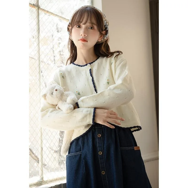 Green Knitted Cardigan Women Spring and Autumn 2023 Japanese Sweetheart Top Gentle Design Feeling Small Sweater Female Coat