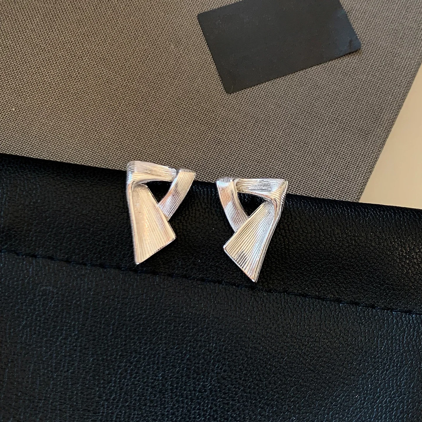 French Retro Brushed Metal Triangle Geometric Earrings for Women Light Luxury Exquisite High-end Versatile Fashion Ear Jewelry