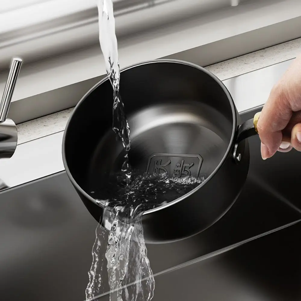 

Cast Iron Oil Splashing Pot Wooden Handle V Shape Diverter Port Omelette Pan Thickened Deepened Milk Pot Induction Cooker