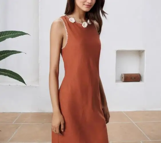 

Dress 2025 Fashion Latest Hot Selling Early Autumn Sleeveless Slit Skirt with Exquisite Floral Pearl Dress Collar, Women's Dress