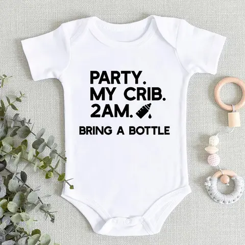 Śmieszne kombinezony dla niemowląt „Party My Crib 2am Mleko Przynieś butelkę” Modne bawełniane body dla noworodków z krótkim rękawem Baby Girl Boy Clothes