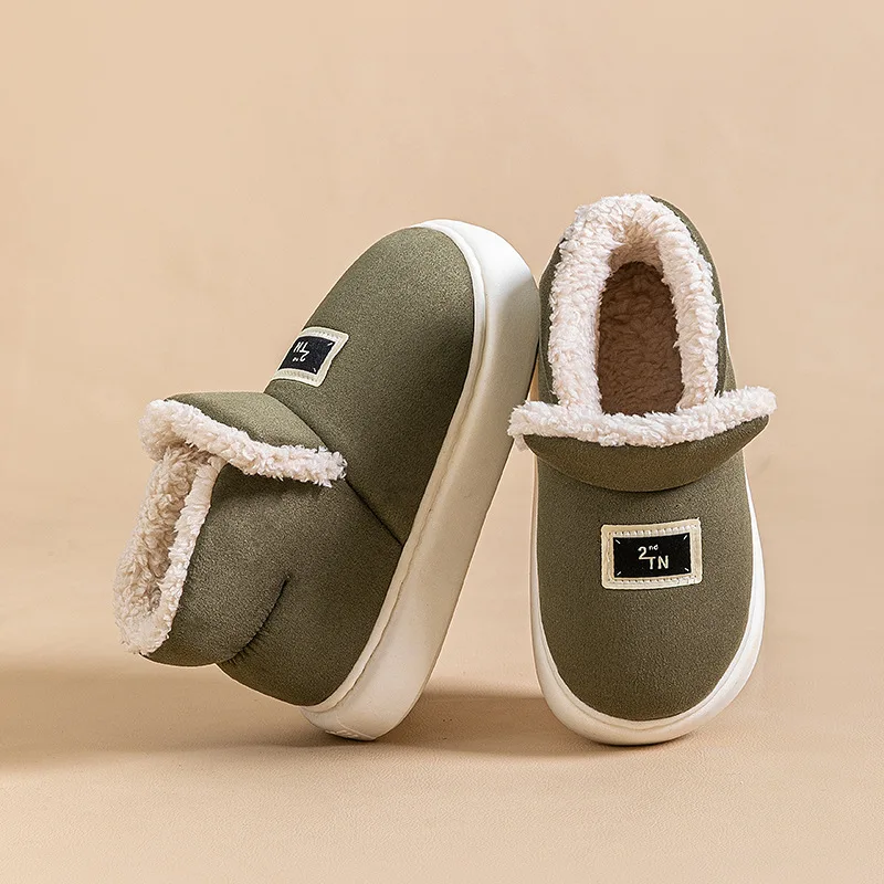 冬の女性のブーツ新しいファッショナブルな綿のブーツ屋外スノーブーツ女性の柔らかい底のホームシューズ滑り止めと暖かい
