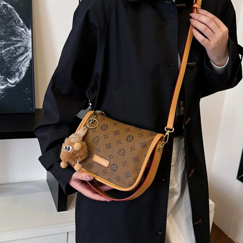 

Trendy Design Letter Logo Crossbody Handbag Women Luxury High-End Minimalist Unique Leisure Business Casual Simple