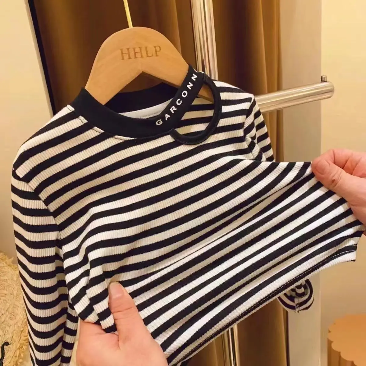 Baby Girls T-shirt 2023 Spring and Autumn New Letter Hollow Round Neck Stripe Long Sleeve Bottom Shirt Children\'s Outwear Top