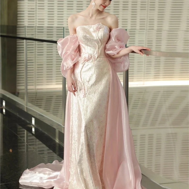 

Pink out of the cabinet banquet light luxury chest art test style toasting dress