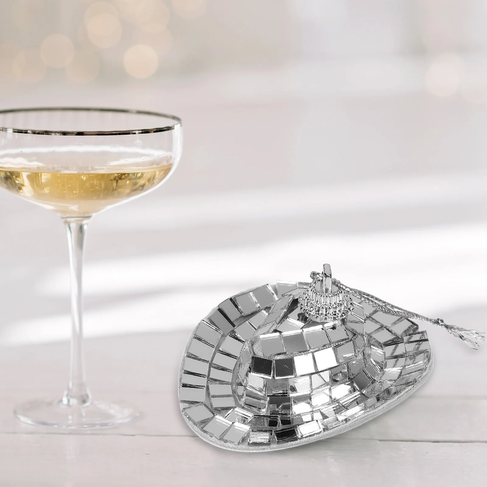 

Disco Cowboy Hat Hanging Pendant Reflective Mirror Surface Hanging Decoration Party Supplies for Weddings Bars Club Events