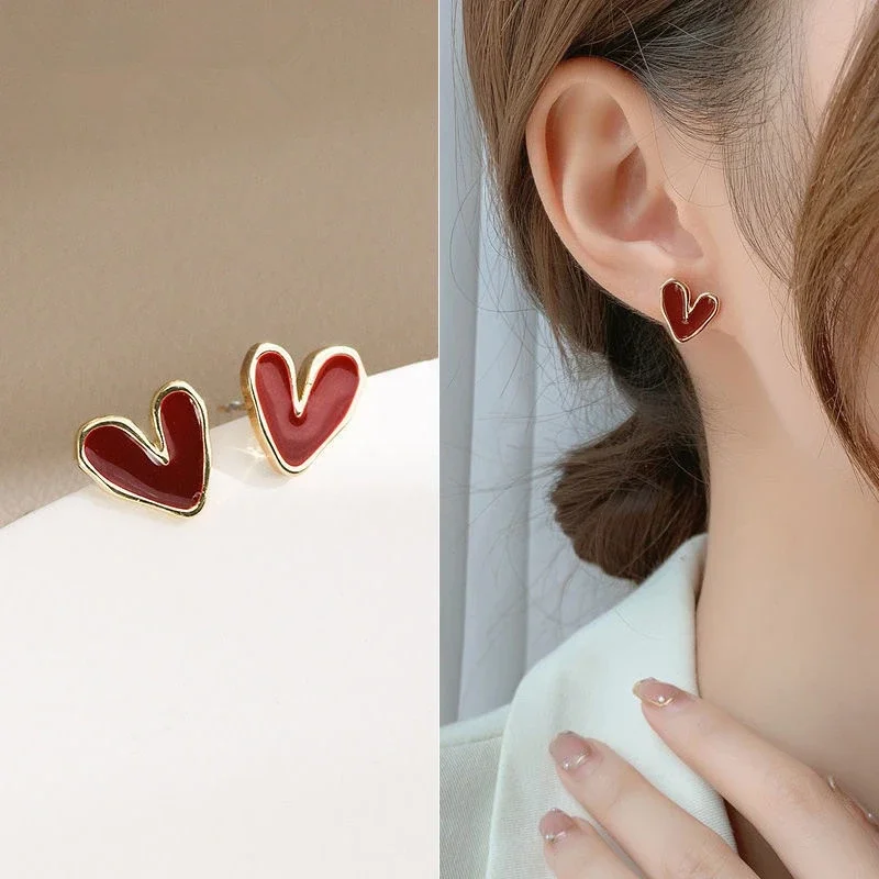 LATS Wine Red Love Stud Earrings for Women Retro Temperament Little Peach Heart Ear Jewelry Classic Modern Trends Accessories