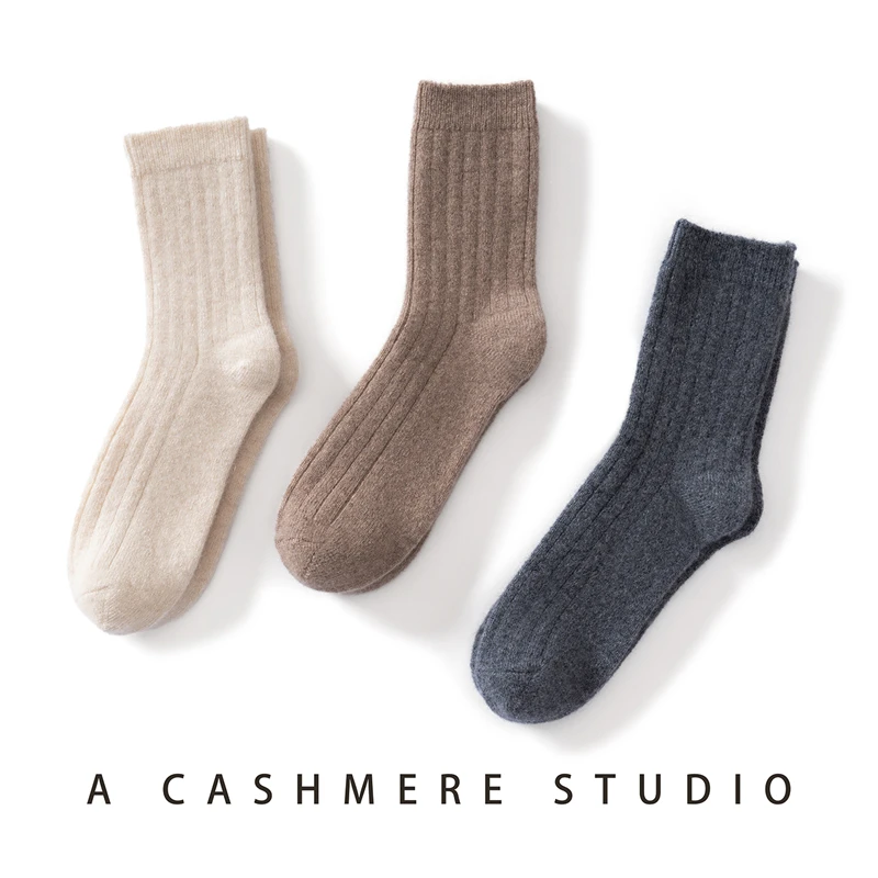 جوارب عملية يومية عصرية ودافئة، كشمير 100%، مثالية للاستخدام الداخلي والخارجي في الخريف والشتاء