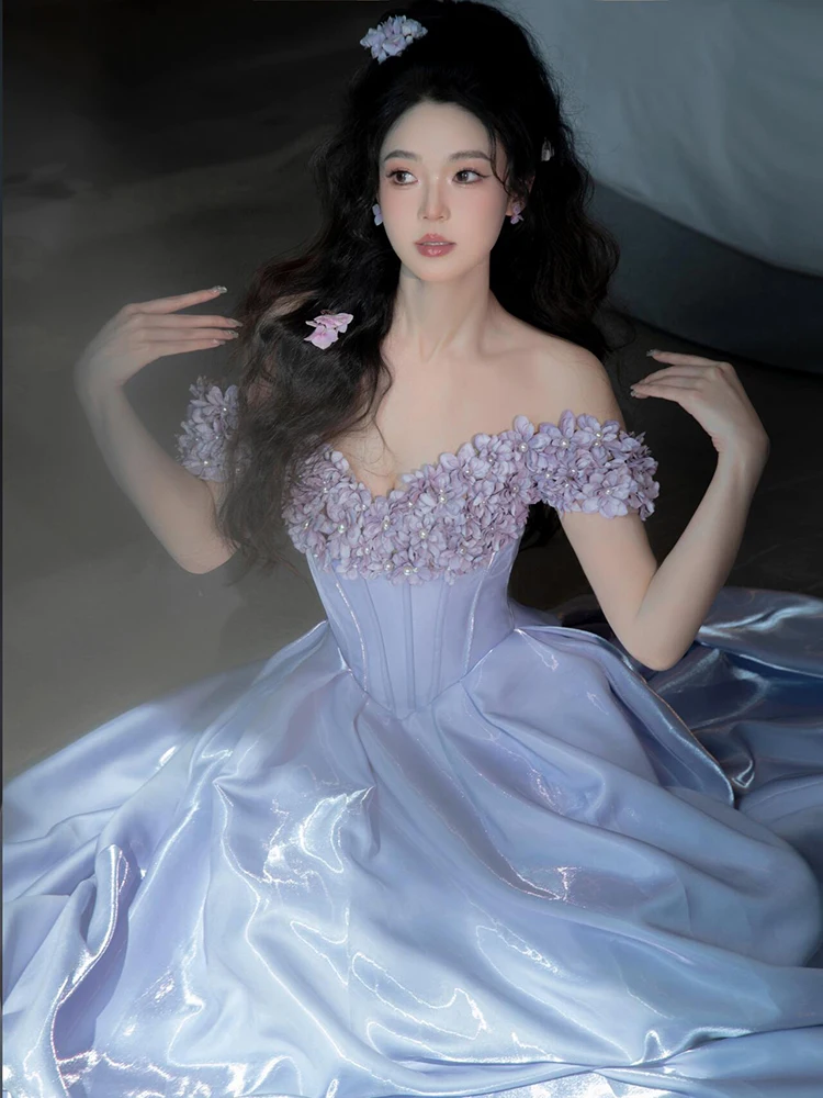 ชุดเดรสสีม่วงแบบไหล่เดียว รุ่น Princ Dr ประดับดอกไม้ 3 มิติ ชุดแต่งงานสุดหรูสำหรับพิธีและงานแสดง