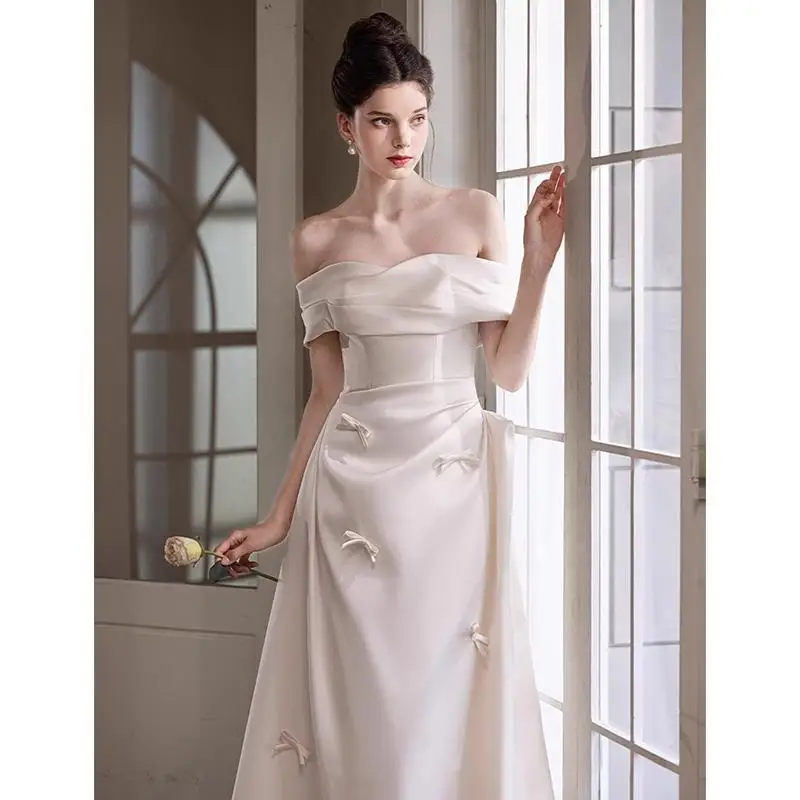 

Элегантное простое атласное свадебное платье для небольшой церемонии, на одно плечо, для помолвки, с завышенной талией, роскошное уникальное свадебное платье