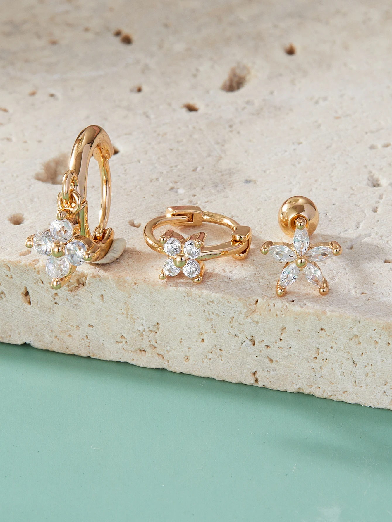Golden Star Blume Schleife Creolen Set für Frauen Kristall Helix Tragus Knorpel Huggie Ohrringe Piercing Schmuck – Detail 3