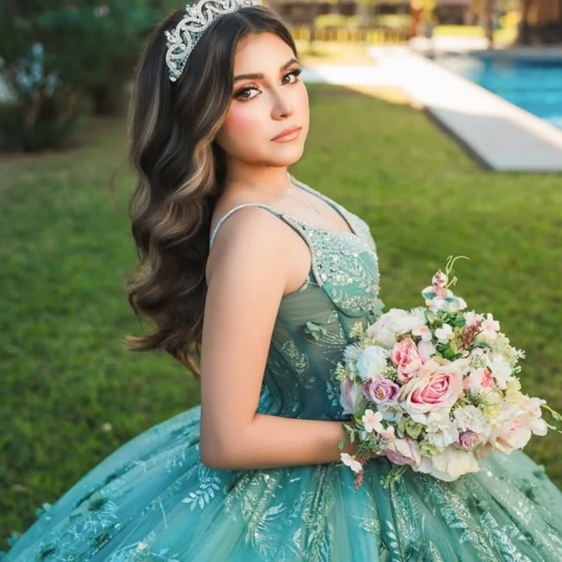 

Shiny Quinceanera Dresses Glitter Crystal 3D Flower Decal off-shoulder Long tail Vestido 15 Quinceanera Customize