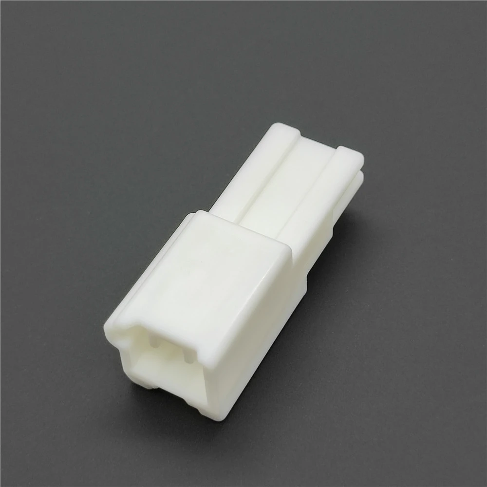 High-Quality Automotive Connector 6098-6050 2PIN Plastic Plug Sheath Shell Parts Original Equipment Manufacturer New