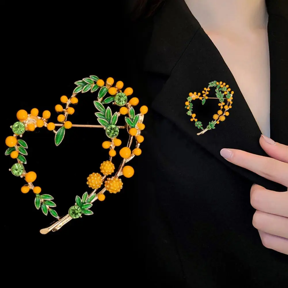 Oil-dripping Rhinestones Brooch Elegant Vintage Oil Drop Mimosa Fruit Brooch with Shiny Rhinestones Love Wreath for Clothes