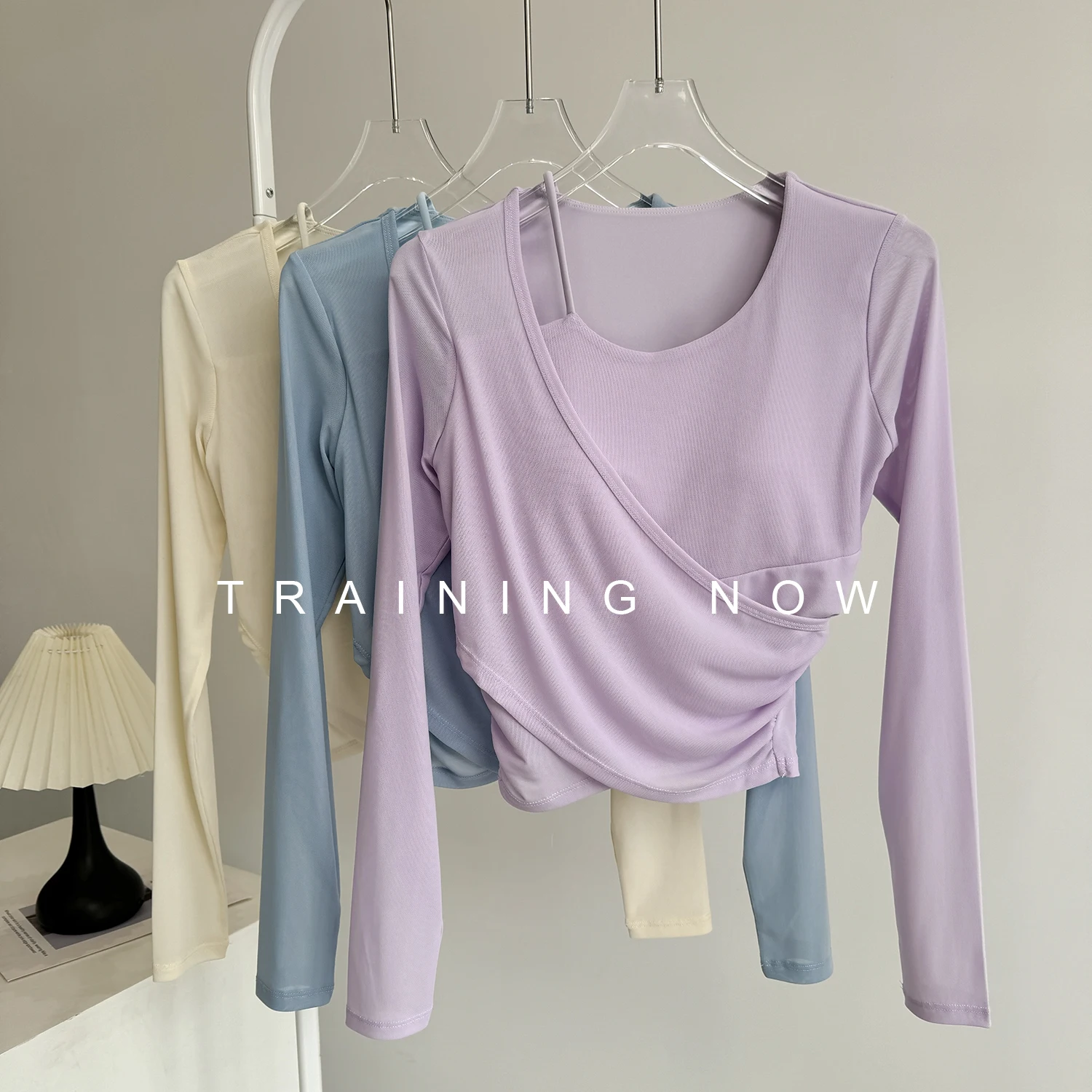 

Yoga clothes with chest pads long-sleeved women's autumn and winter high-looking slimming sports training tops professional