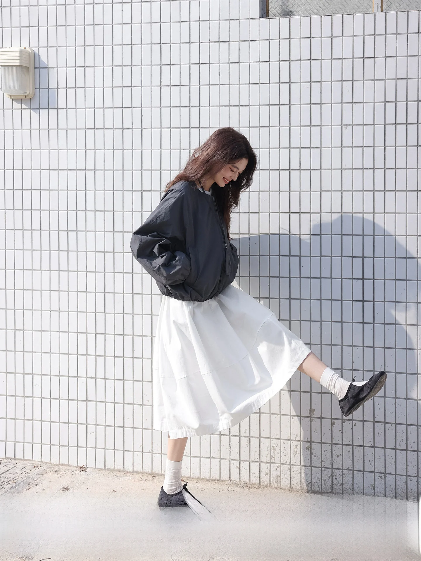 

Белая мини-юбка-миди с принтом грибов, женская весенняя короткая юбка, черная А-образная юбка с высокой талией, хлопковая, без стрейча