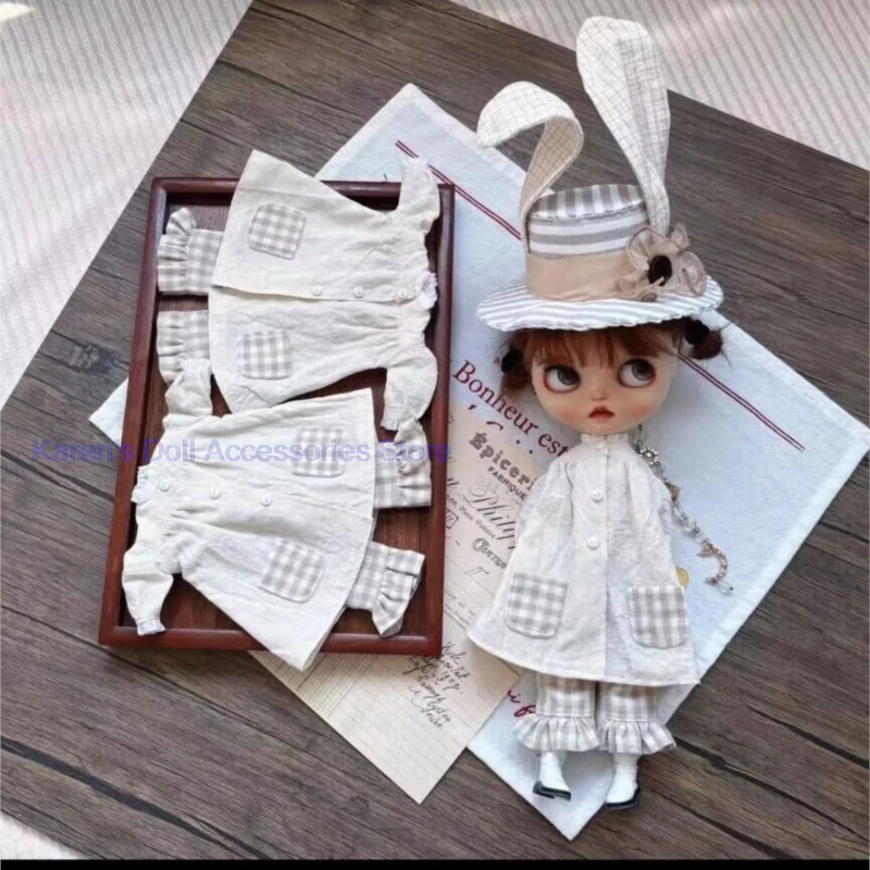 

3 шт., новое пальто College 2026 + кружевные брюки в клетку + шапка с кроличьими ушками чайного цвета для Blythe (подходит для Lulu, oxy24, Ob22,24,26,zone, Jenny)