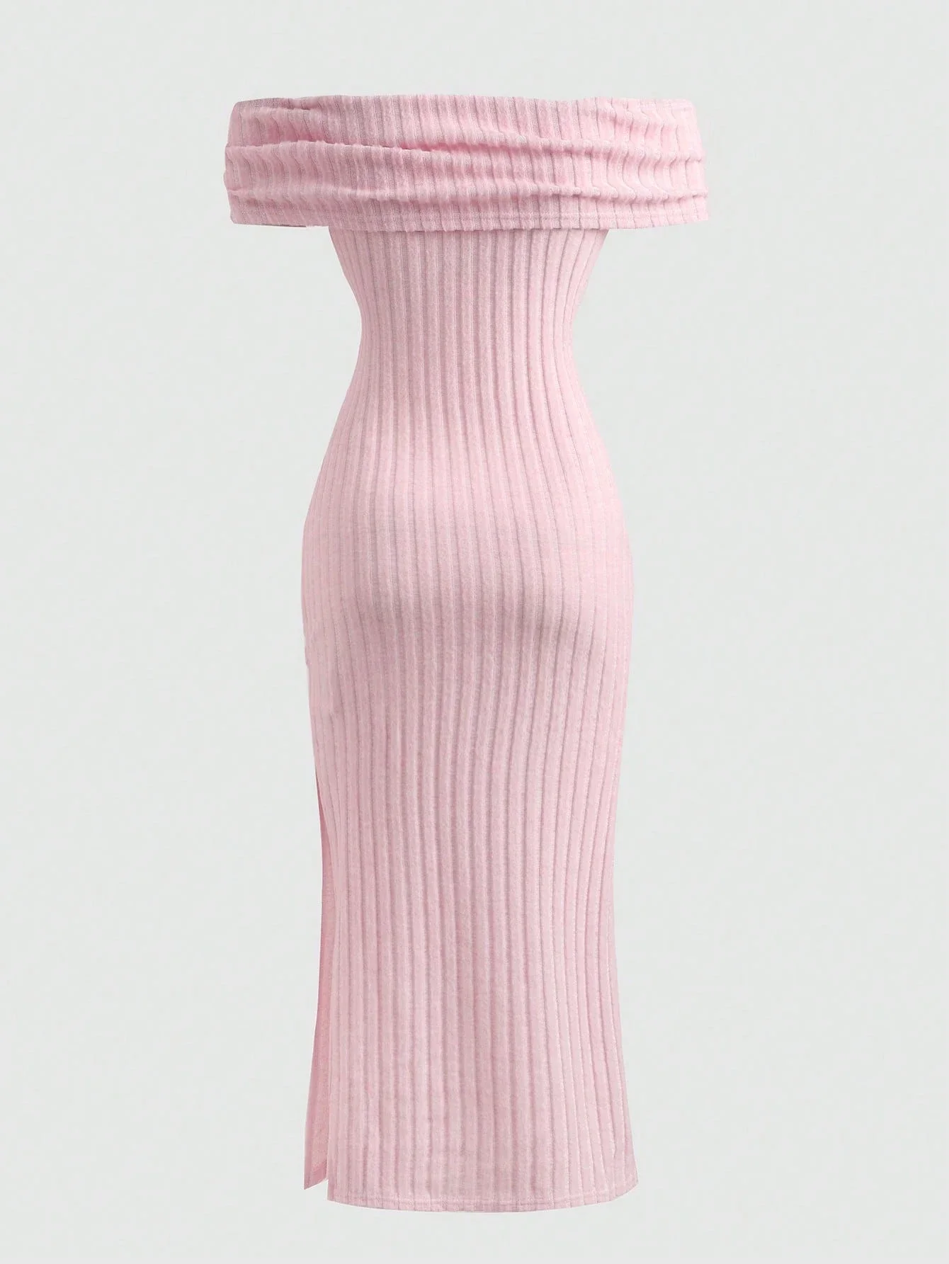 

Трикотажное платье с открытыми плечами, драпировкой и бантом