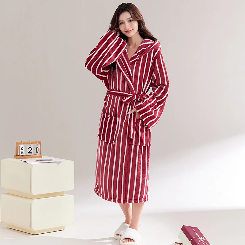 الشتاء الفانيلا ثوب النوم رداء الإناث مقنعين مخطط المرجان برنس حمام ناعم كيمونو ملابس خاصة سميكة الدافئة فستان المنزل المتسكعون