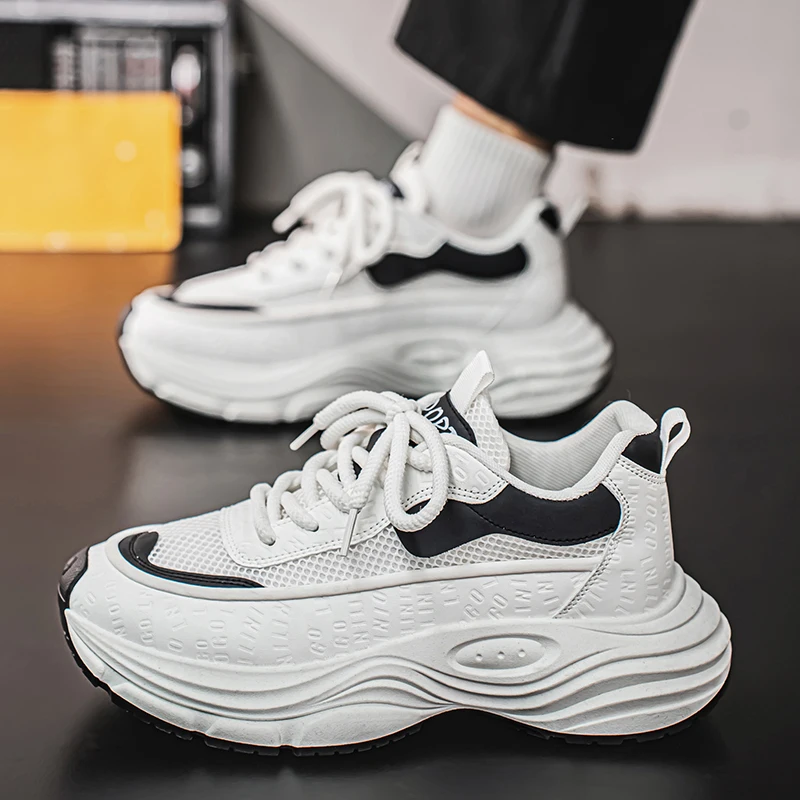 

New men's casual walking comfort travel breathable shoes for autumn 2025