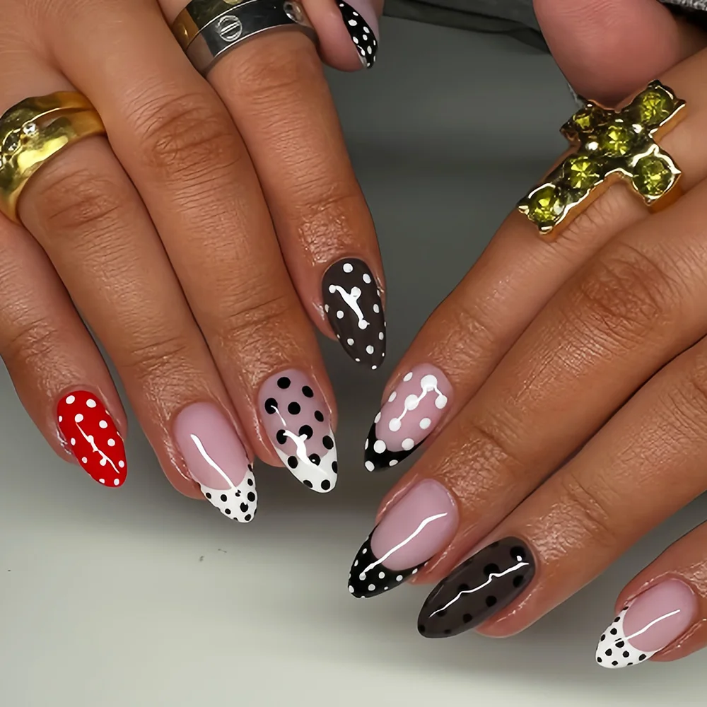 Mandel-Mittelgroße künstliche Nagelspitzen, modisches Polka-Dot-Muster in Schwarz, Rot, Weiß für Herbst und Winter im französischen Stil, zum Aufdrücken der Nägel