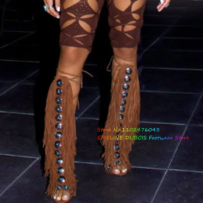 

Летние сапоги с кисточками и драгоценными камнями, женские сапоги до колена с открытым носком на шпильке со шнуровкой, полые модные сапоги до колена с открытой пяткой для сцены